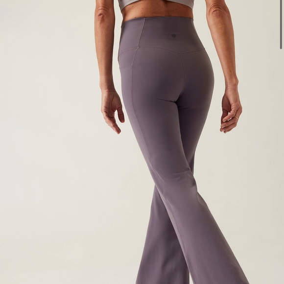 Athleta Salutation Stash Flare Pants size XS - Picture 2 of 5